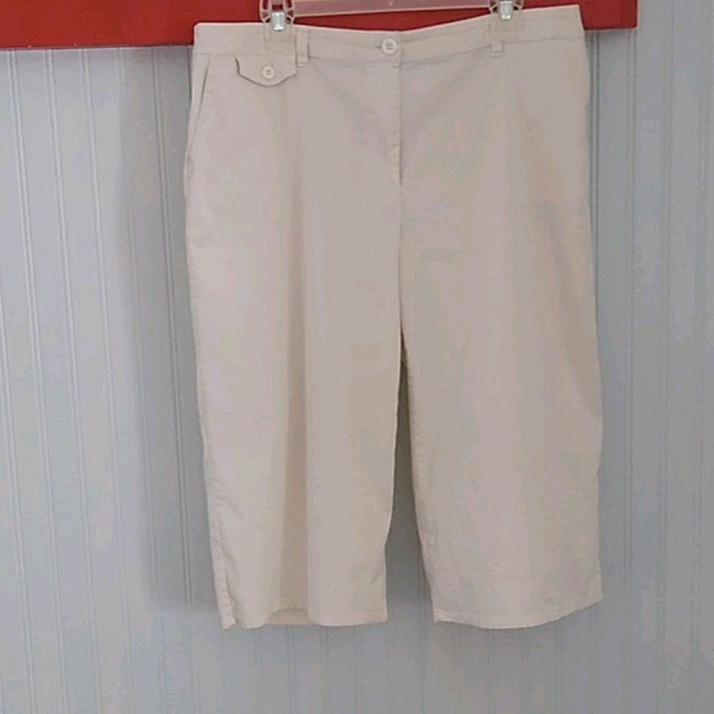 Chico's white wide leg capris size 3